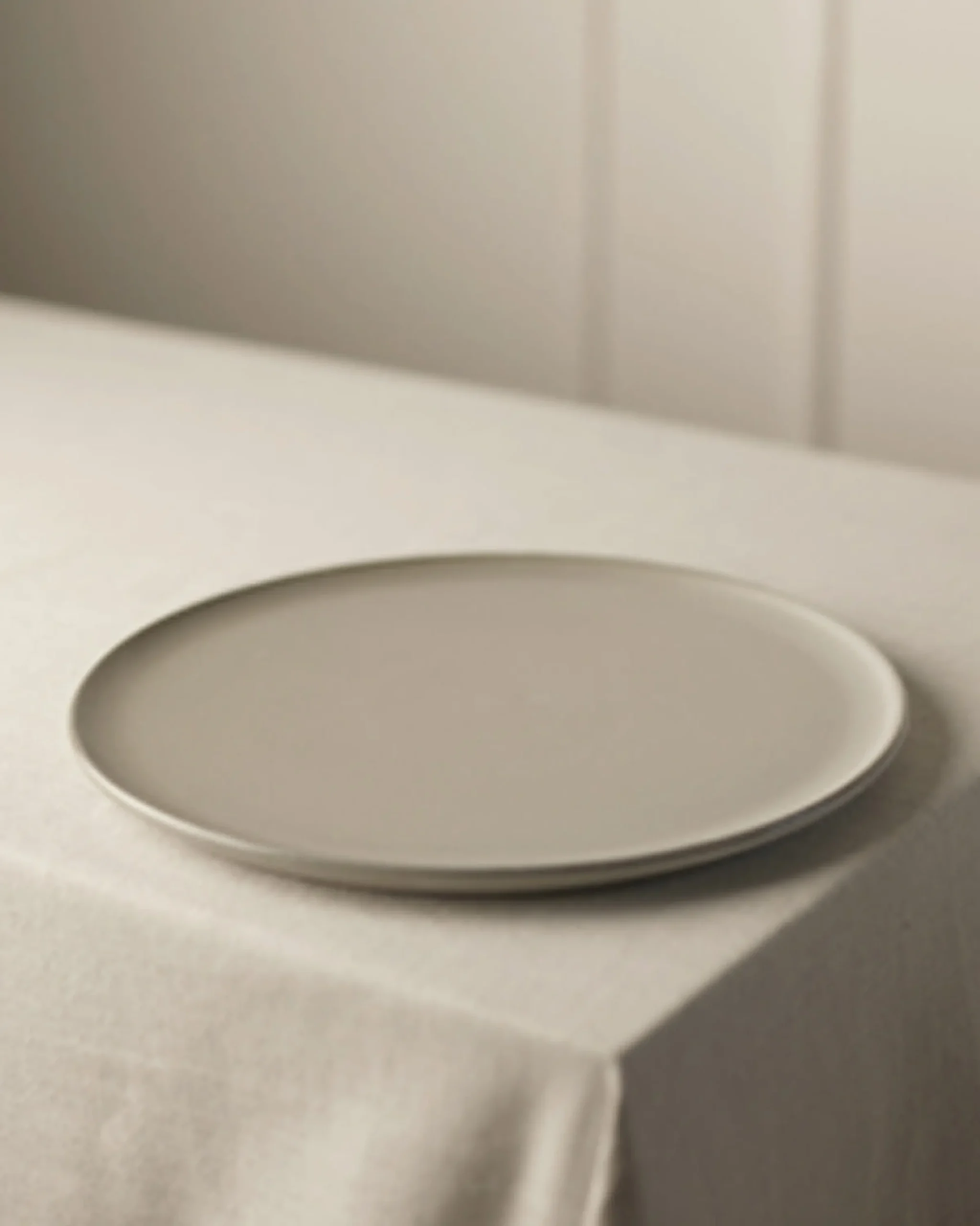 Plates-Robert Gordon Canvas Dinner Plate / Saltbush