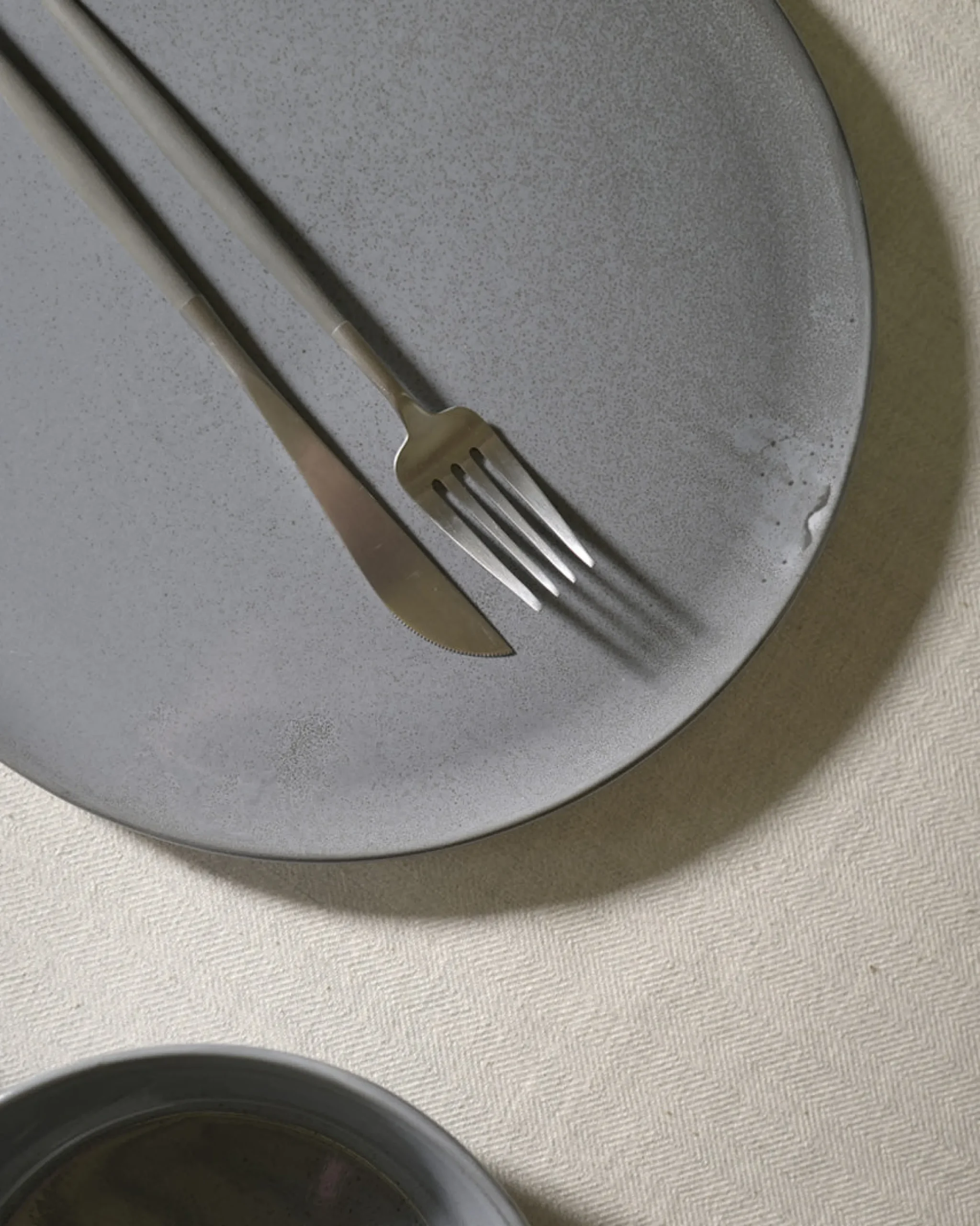 Plates-Robert Gordon Canvas Dinner Plate / Storm