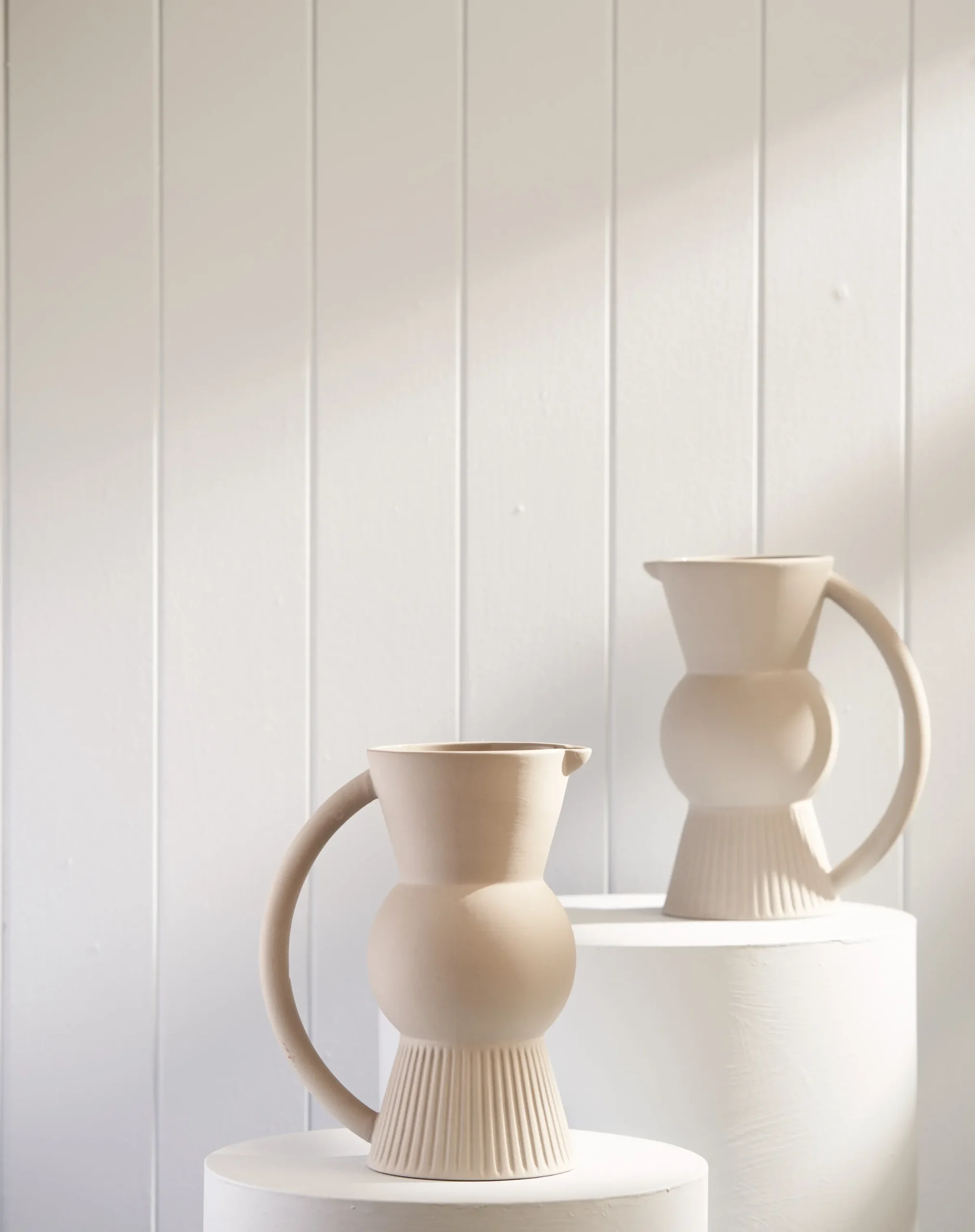 Jugs-Robert Gordon Poet’s Dream Water Jug / Natural