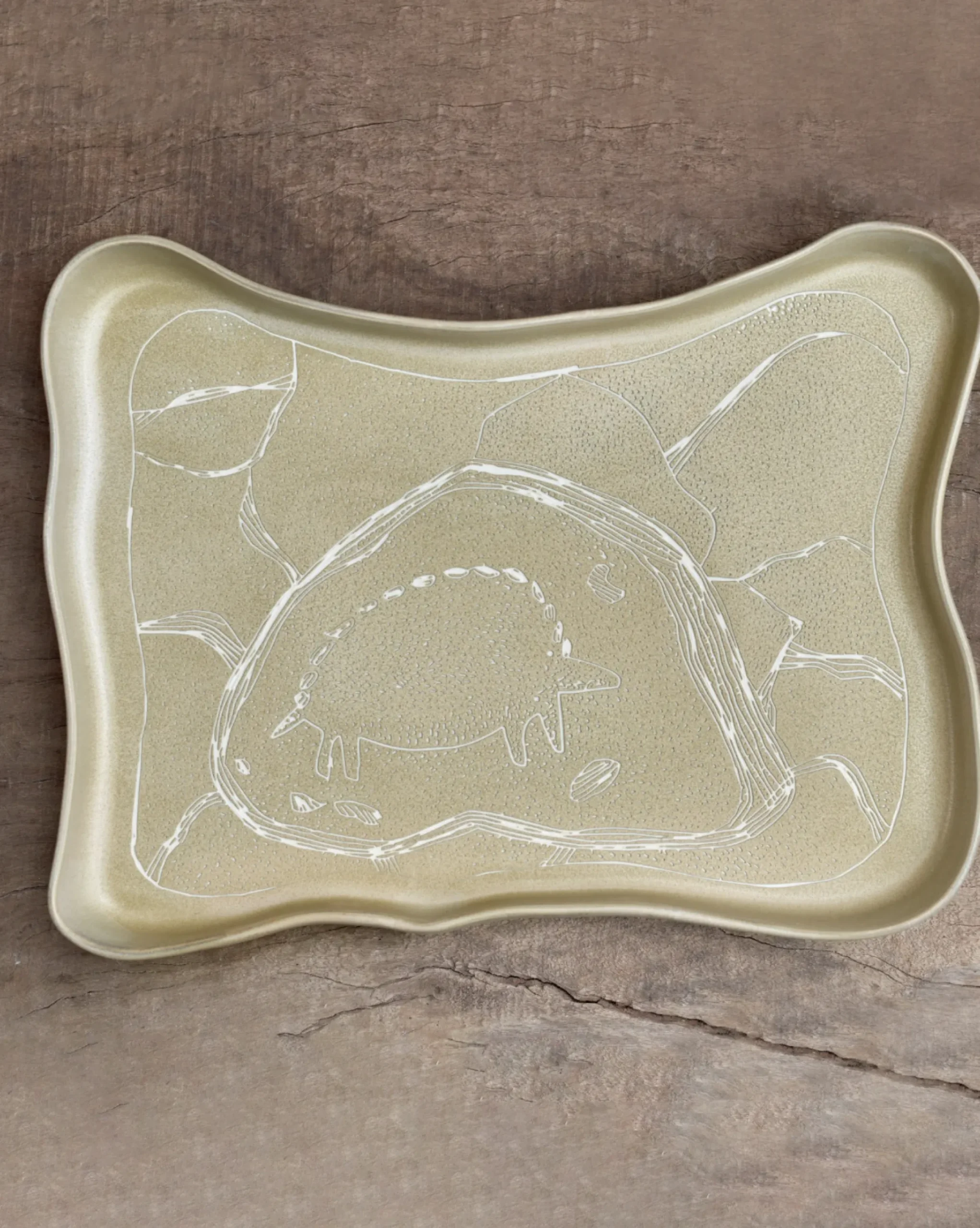 Plates-Robert Gordon Sage Echidna Tray / RG X Juluwarlu