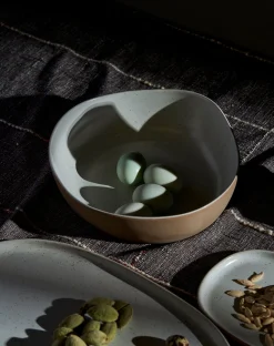 Bowls-Robert Gordon Table Of Plenty Serving Bowl / White Speckle
